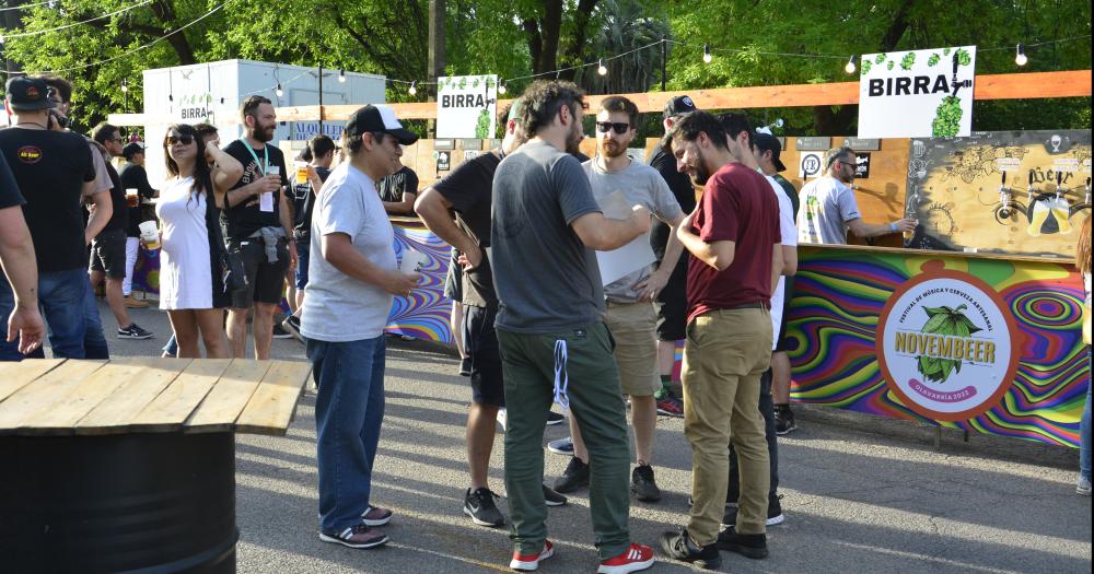 Con gran eacutexito se desarrolloacute el Festival de Muacutesica y Cerveza Artesanal Novembeer 