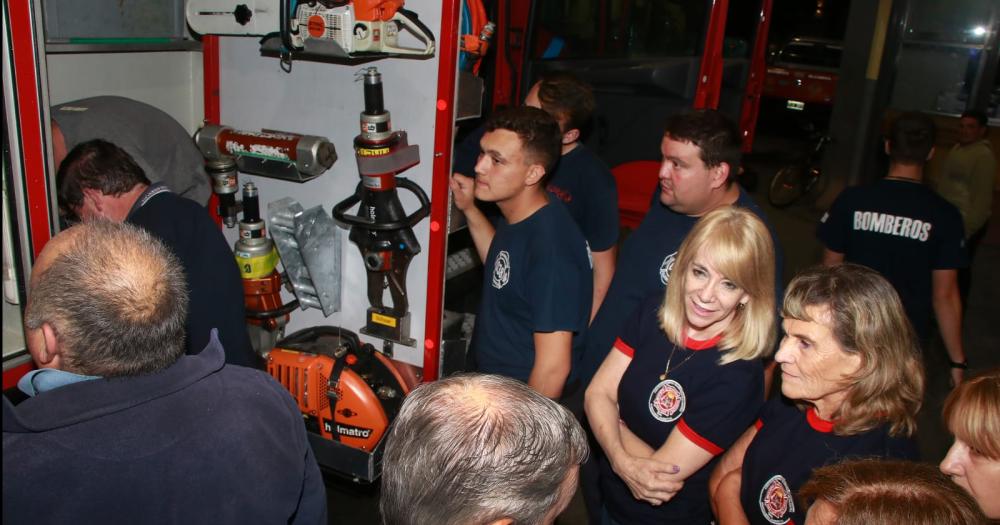 Llegoacute una nueva autobomba para el cuartel de Bomberos