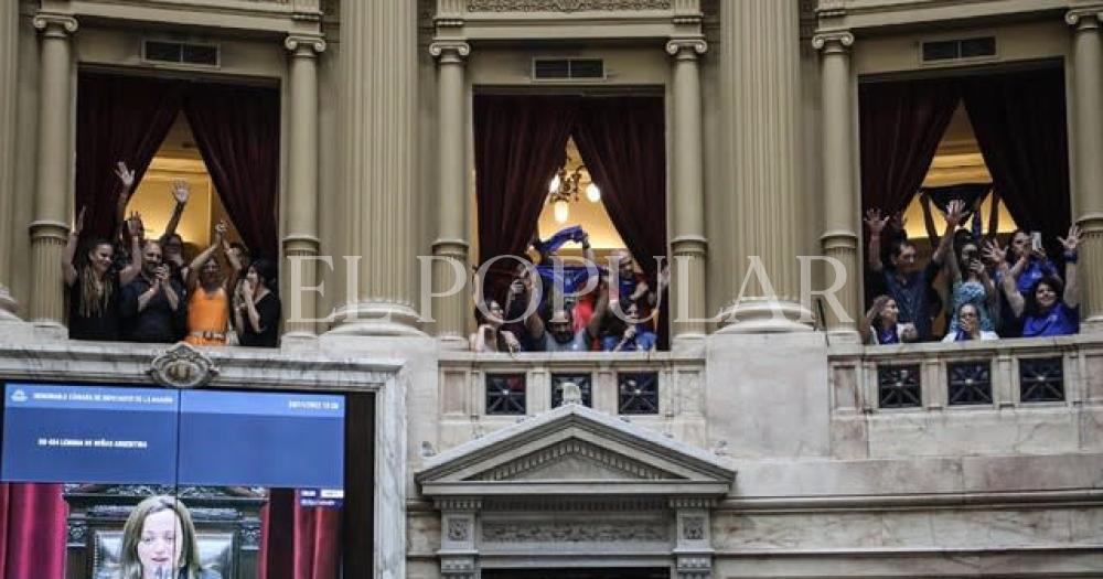 Diputados reconocioacute la lengua de sentildeas argentina y aproboacute alcohol cero al volante