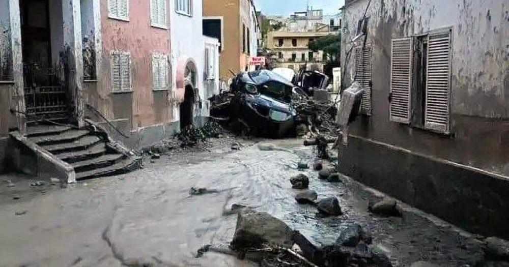 Ocho muertos por un deslizamiento de tierras en la isla de Isquia