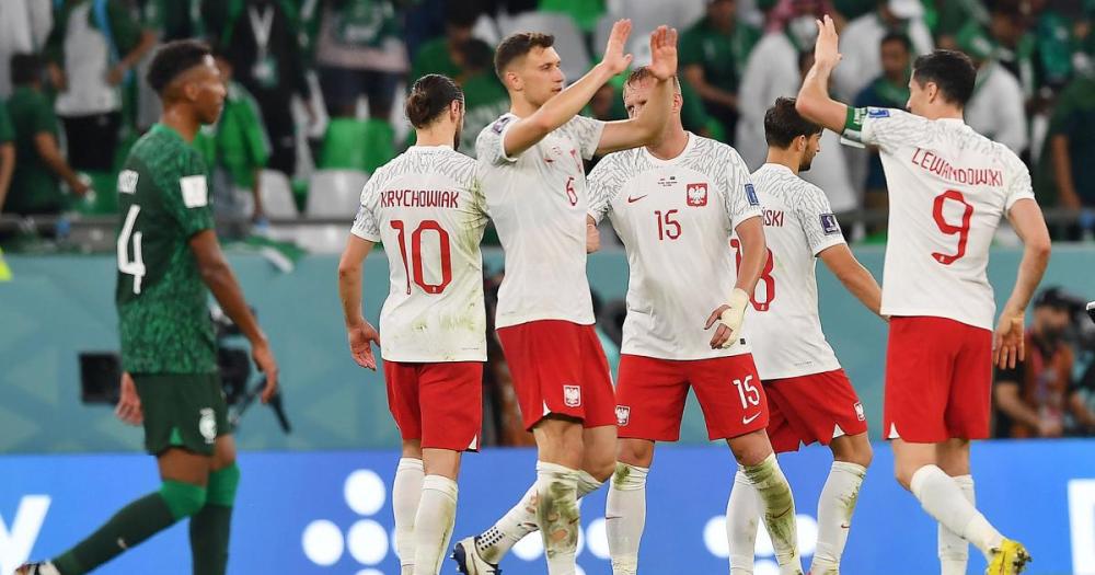 Polonia dominoacute y le ganoacute 2 a 0 a Arabia Saudita