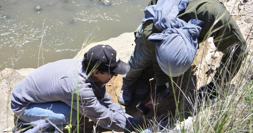 Investigadores del Incuapa comenzaron la excavacioacuten paleontoloacutegica en el Salto de Piedra