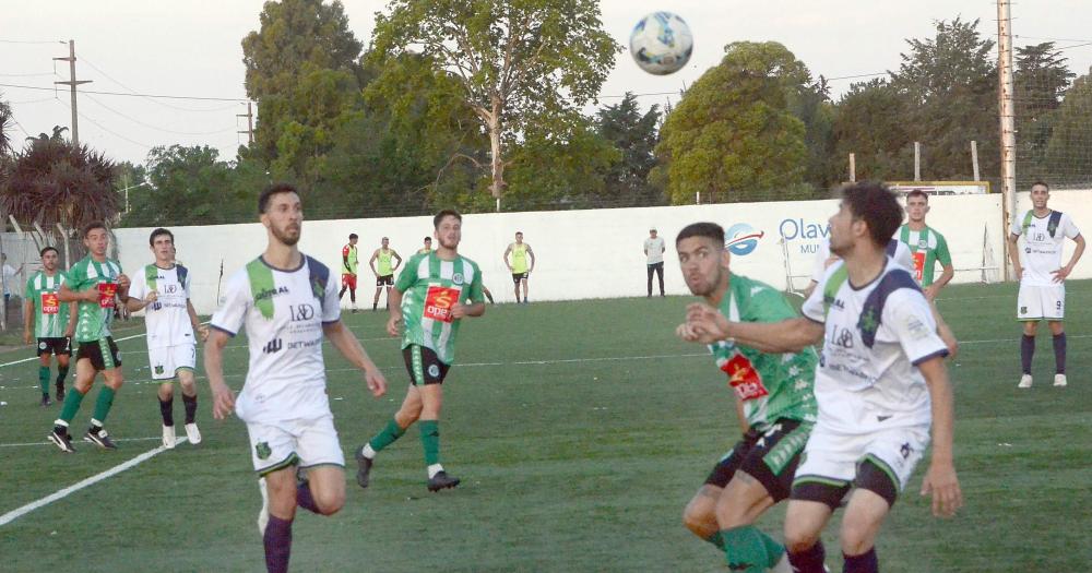 Franco Carlucci busca la pelota El central habló luego de la derrota