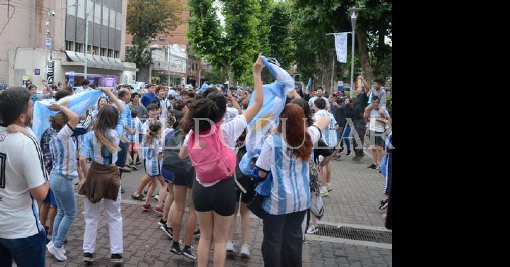 Los festejos de los olavarrienses por el triunfo de Argentina 