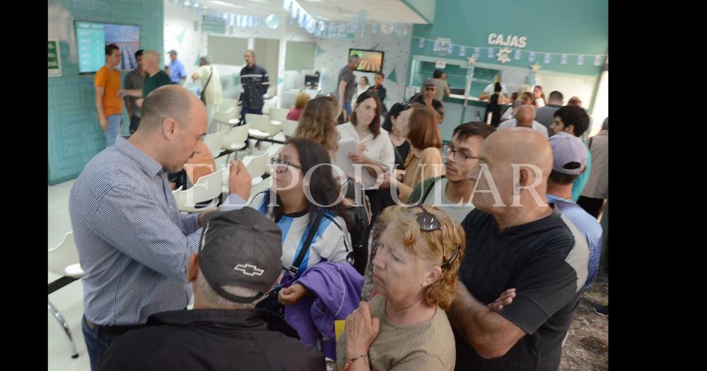 Intensos reclamos por la falta de agua Cruz Arouxet referente de Coopelectric intentó justificar la falta de agua