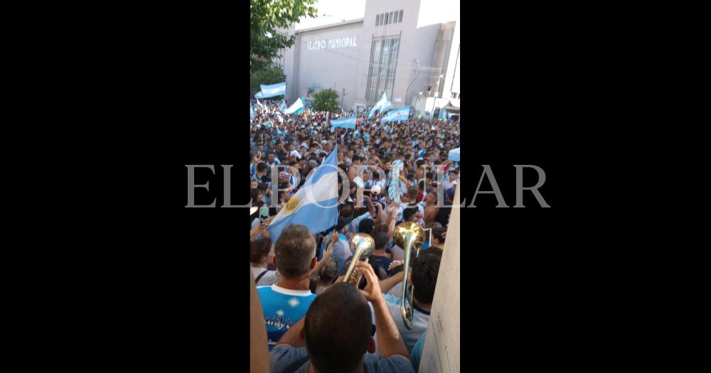 Locura total por la Scaloneta en Olavarriacutea