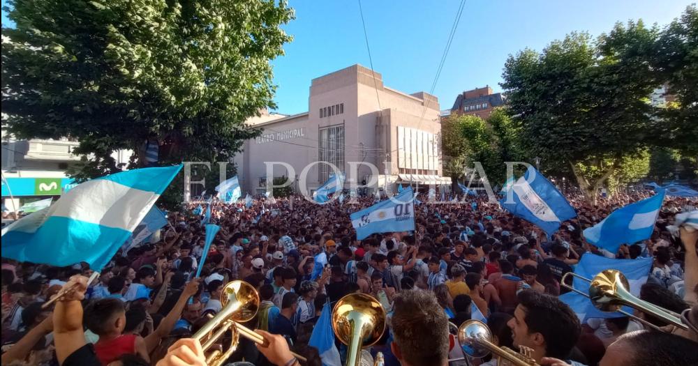 Locura total por la Scaloneta en Olavarriacutea