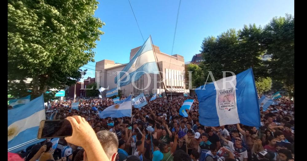 Locura total por la Scaloneta en Olavarriacutea