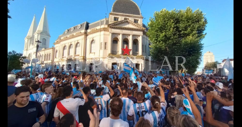 Locura total por la Scaloneta en Olavarriacutea