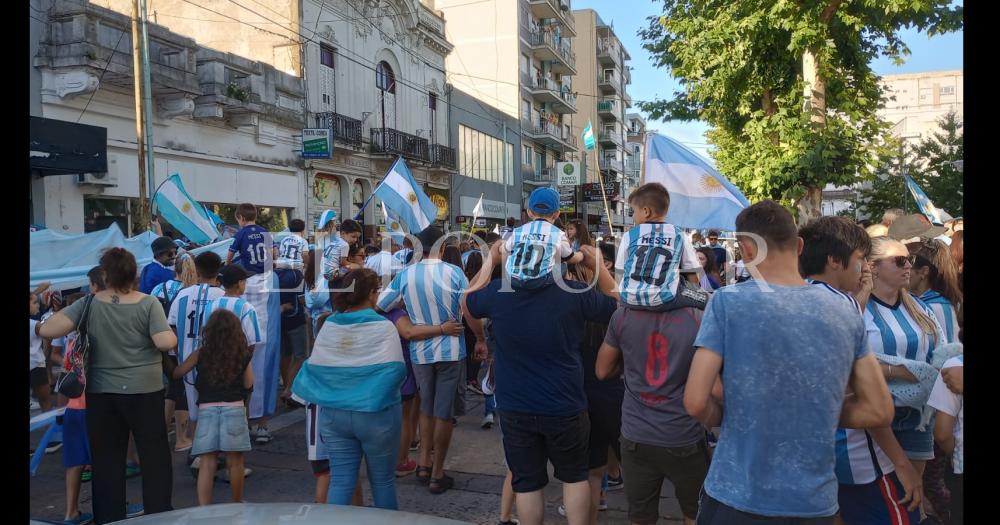 Locura total por la Scaloneta en Olavarriacutea