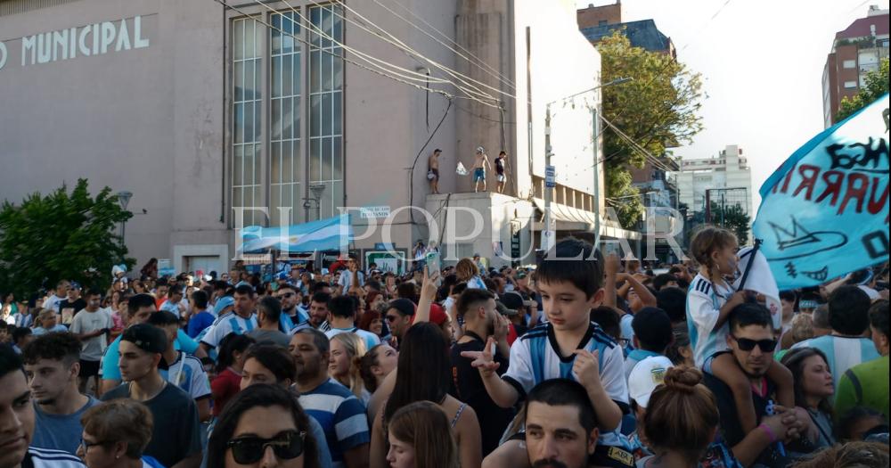 Locura total por la Scaloneta en Olavarriacutea