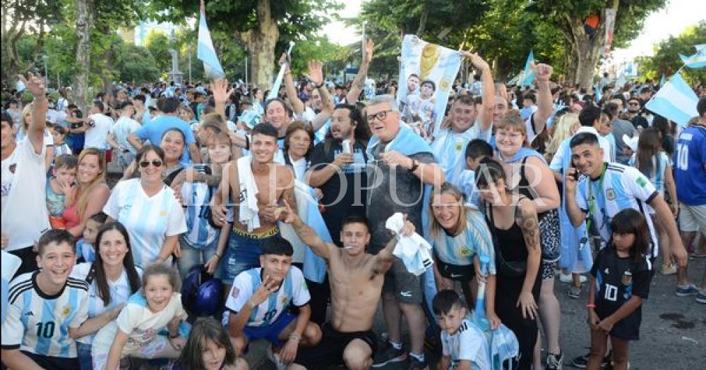 Locura total por la Scaloneta en Olavarriacutea