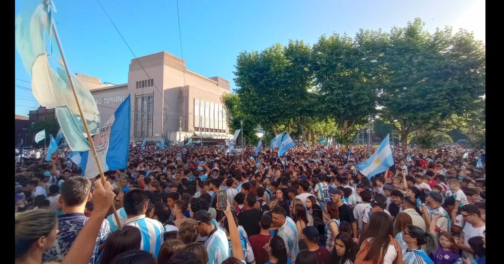 Locura total por la Scaloneta en Olavarriacutea