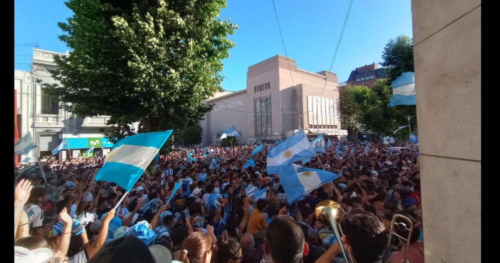 Locura total por la Scaloneta en Olavarriacutea