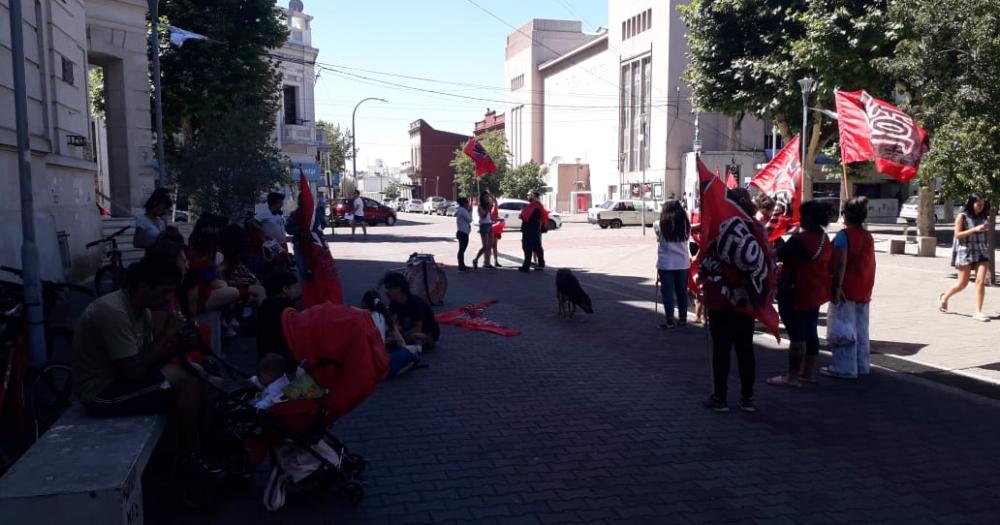 El FOL se manifestoacute frente al Municipio- se comprometieron a recibirnos la semana proacutexima 