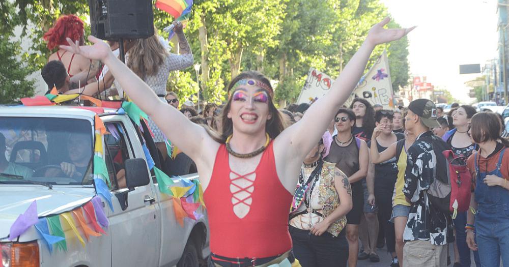 La 9ordf Marcha del Orgullo en Olavarriacutea estuvo cargada de lucha y festejo 