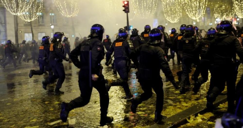 Bronca en Francia- los ultras no supieron digerir la derrota y salieron a romper todo