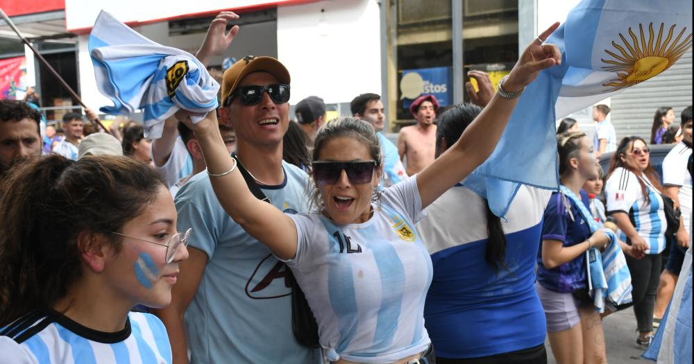 Argentina es campeoacuten del mundo y el pueblo estaacute en la calle