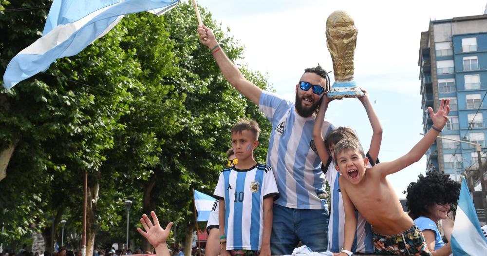 Argentina es campeoacuten del mundo y el pueblo estaacute en la calle