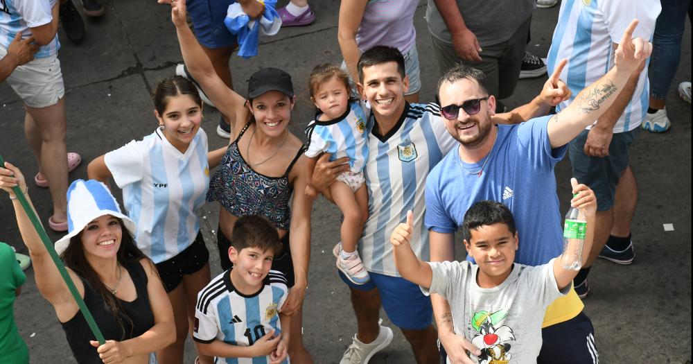 Argentina es campeoacuten del mundo y el pueblo estaacute en la calle