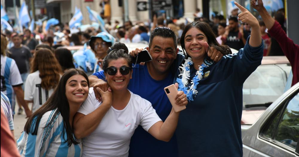 Argentina es campeoacuten del mundo y el pueblo estaacute en la calle