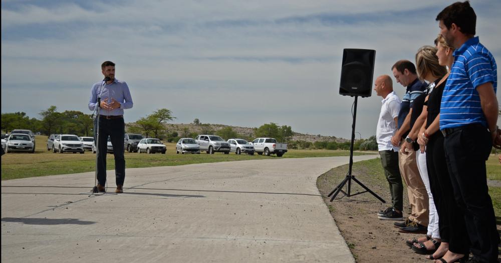 Se inauguroacute la obra de pavimentacioacuten del acceso al Cerro Luciano Fortabat