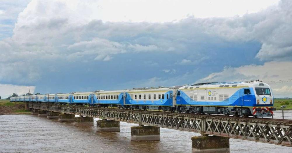 Desde enero suben las tarifas de colectivos y los trenes de corta y de larga distancia