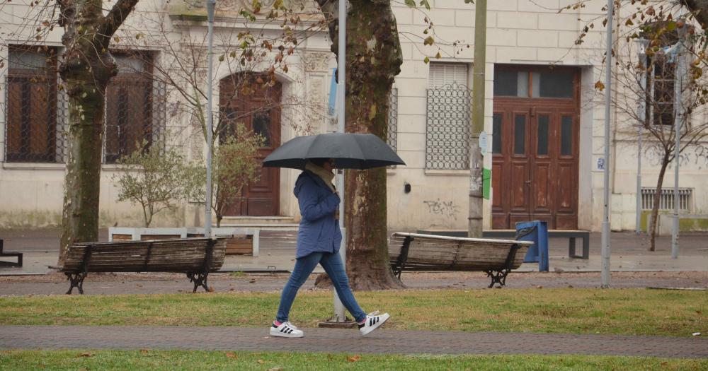 Alerta amarilla por lluvias para el primer diacutea del antildeo