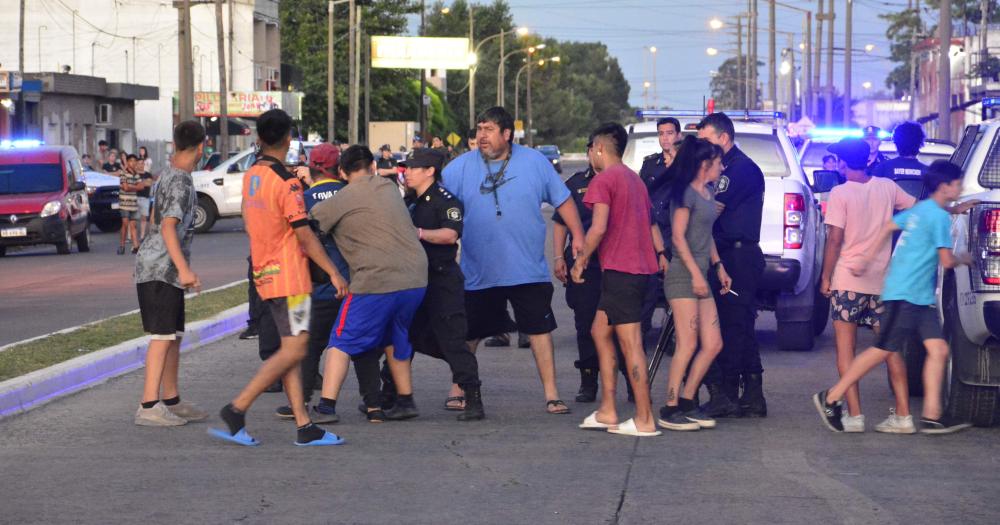 Tras la captura de Claudio Peralta la policiacutea reprimioacute con balas de goma