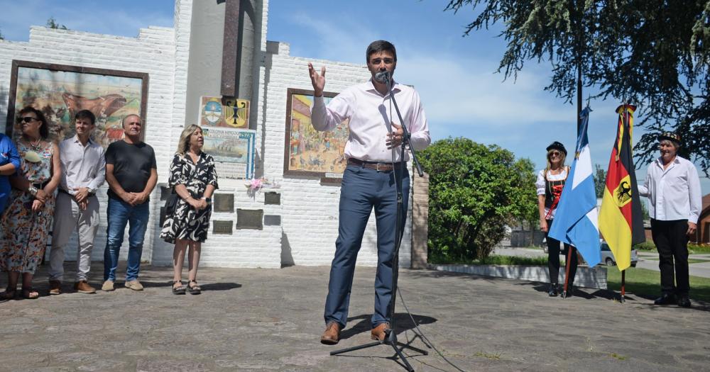 Se realizoacute el acto protocolar por el 145ordm Aniversario de Colonia Hinojo