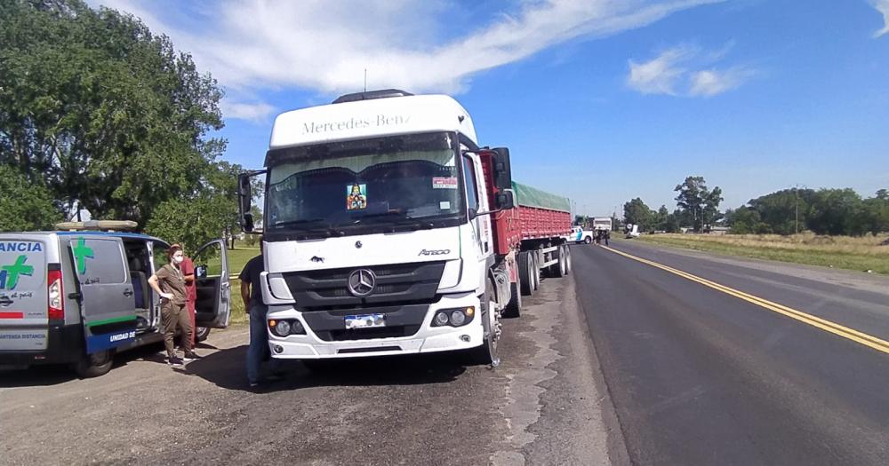 Se encuentra estable la mujer que fue impactada por un camioacuten en ruta 226