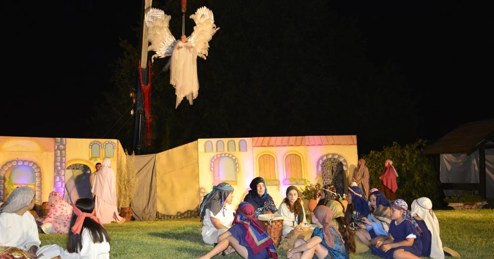 En una noche maacutegica se revivioacute la ilusioacuten con la llegada de Melchor Gaspar y Baltazar