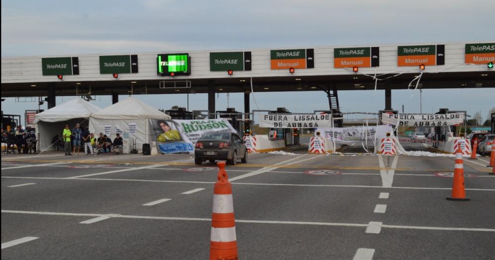 Por un conflicto gremial se encuentran abiertos los peajes a la Costa