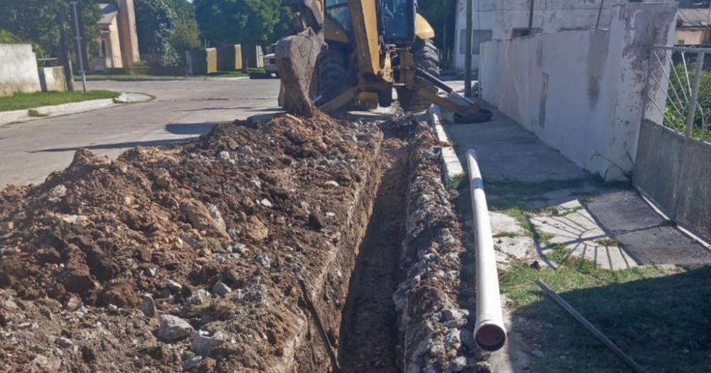 Realizaron obras para la extensioacuten de la red de cloacas en Loma Negra