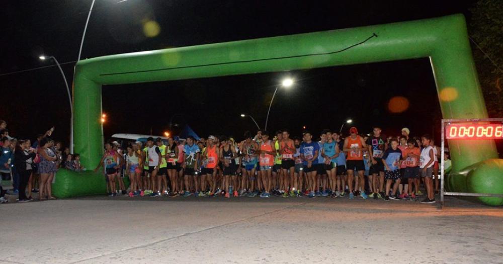 Habraacute varios cortes de traacutensito por la Correcaminata Nocturna