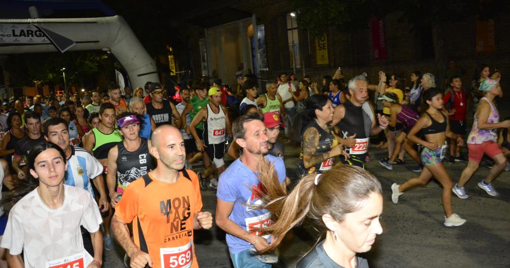 Luciano Sosa y Laura Trumpio fueron los ganadores de la Correcaminata Nocturna