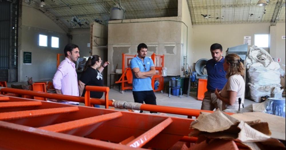 El Intendente recorrioacute la planta del Relleno Sanitario