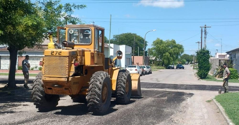 Se realizaron trabajos de bacheo en Loma Negra