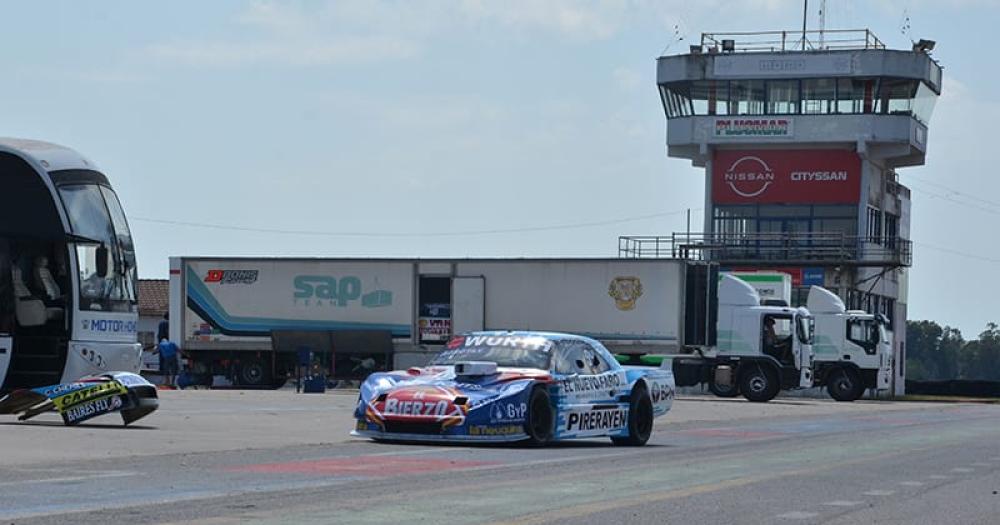 Siguen las pruebas en el Autoacutedromo de Olavarriacutea