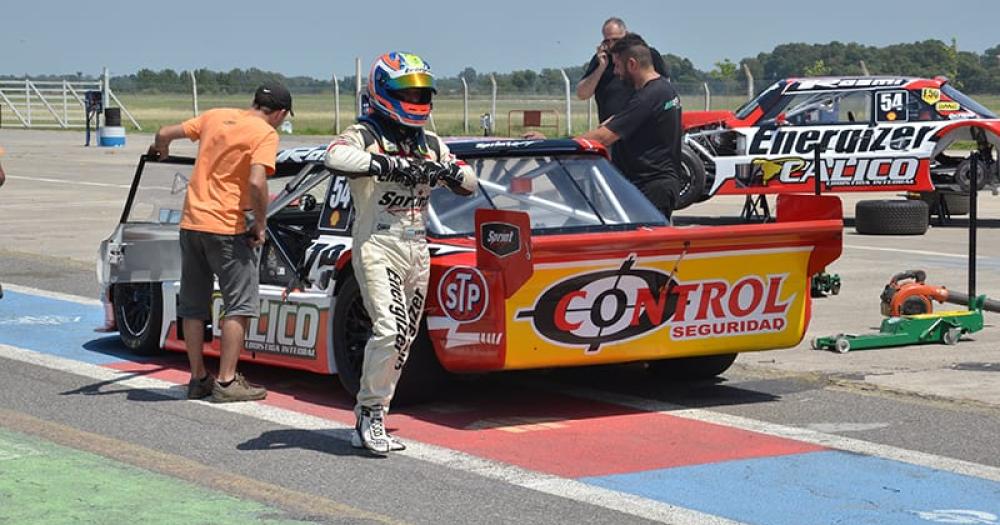 Siguen las pruebas en el Autoacutedromo de Olavarriacutea