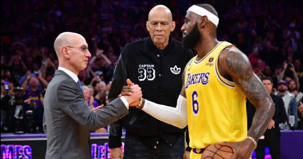 LeBron y Kareem Abdul-Jabbar  los mximos anotadores de la historia de la NBA