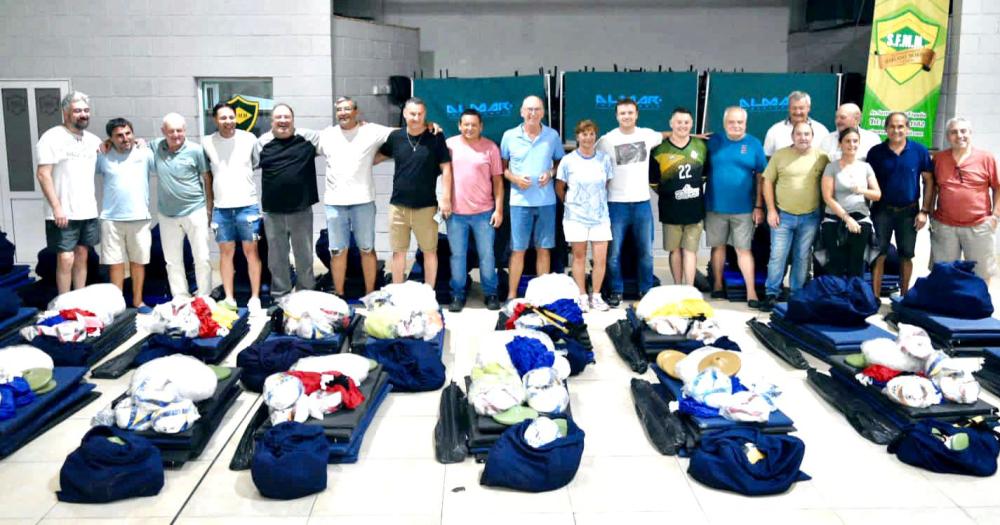 Entregaron 30 kits deportivos a instituciones de la Unioacuten de Clubes