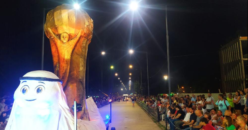 Comenzaron esta viernes los Corsos Oficiales de Olavarría y el Momo es la Copa del Mundo