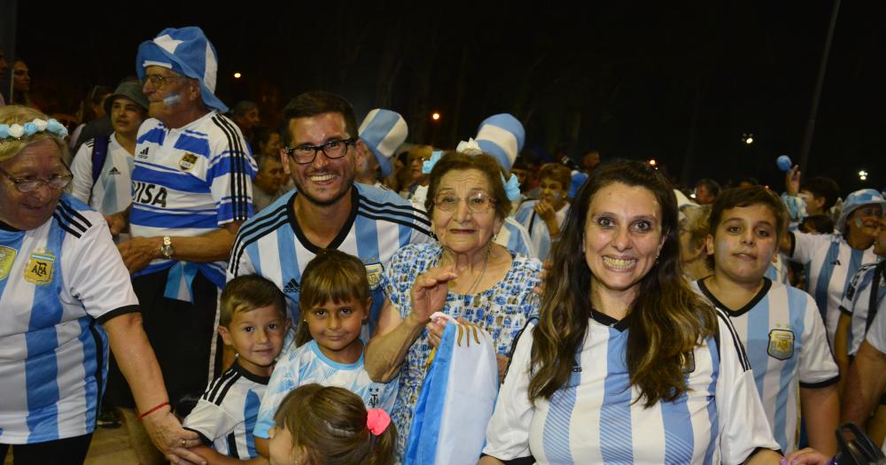 Las mejores fotos de la primera noche de los Corsos en Olavarriacutea