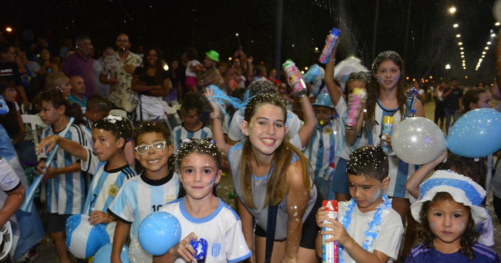 Las mejores fotos de la primera noche de los Corsos en Olavarriacutea