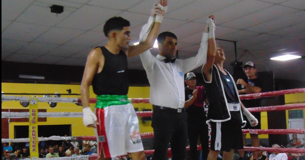 Triunfo de Alexander Fariacuteas en el retorno del boxeo amateur