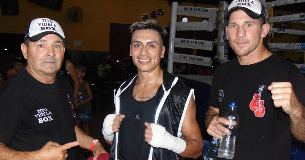 Triunfo de Alexander Fariacuteas en el retorno del boxeo amateur