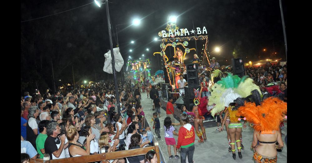 En el Corsódromo del Parque Eva Perón finalizaban los Corsos Oficiales 2013