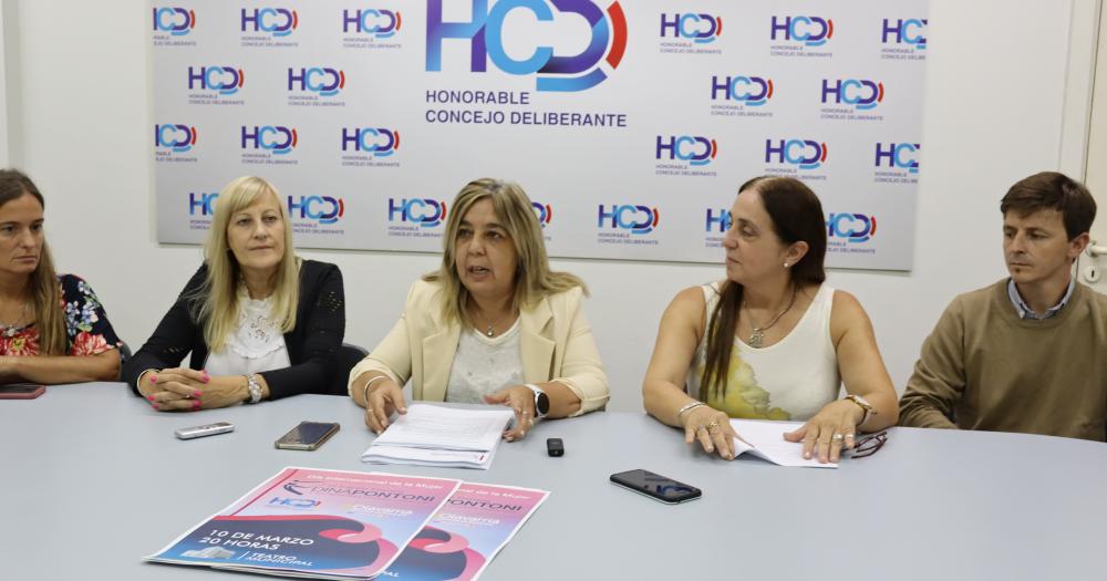 Extienden el plazo de inscripcioacuten para los Premios Dina Pontoni y Florentina Goacutemez Miranda