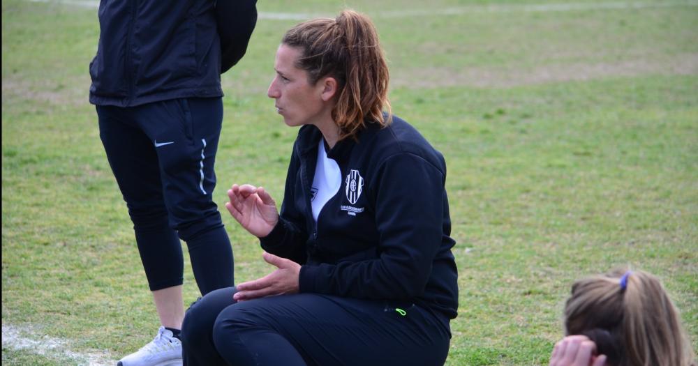 El fuacutetbol femenino albinegro suma jugadoras